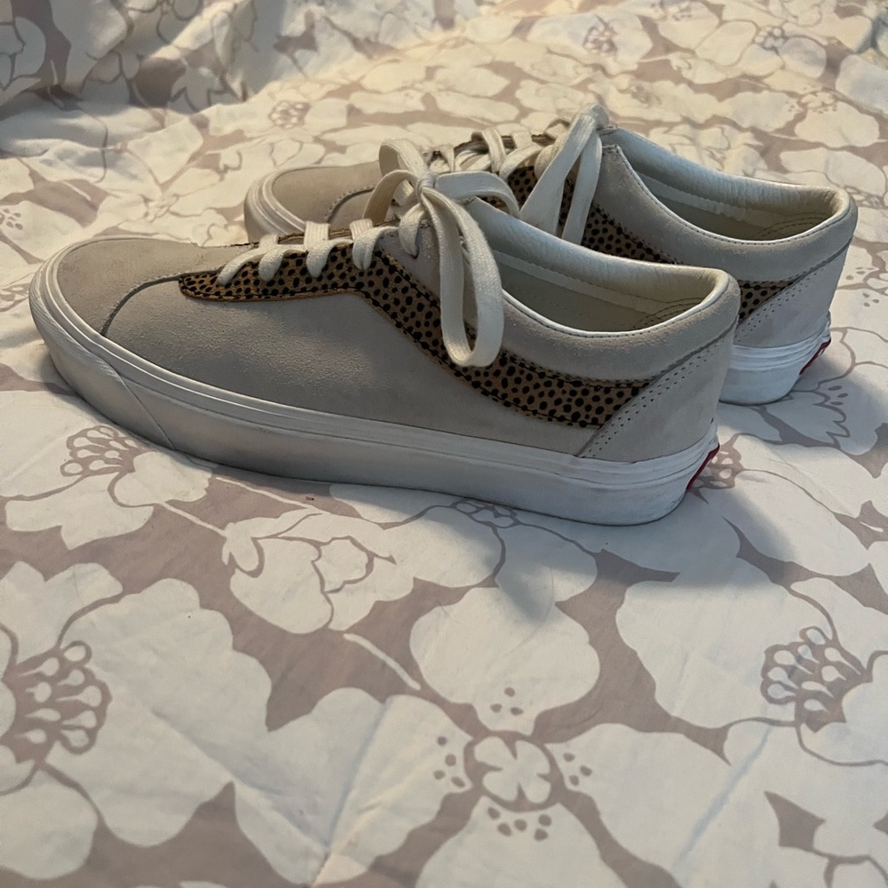 Vans Classic Old Skool. Women’s size 9. Men’s size 7.5.